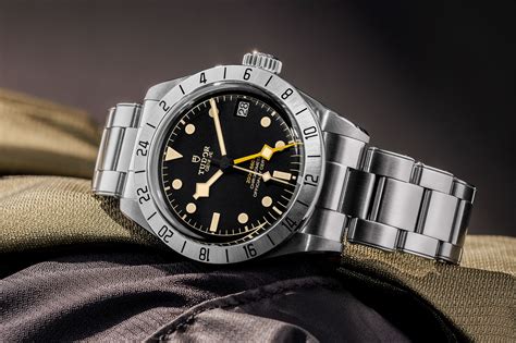 how to change date on tudor black bay pro|tudor watch set date.